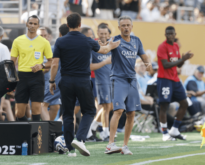 3-0血洗大巴黎，切尔西成就超级大满贯，恩里克打蓝军新援惹众怒